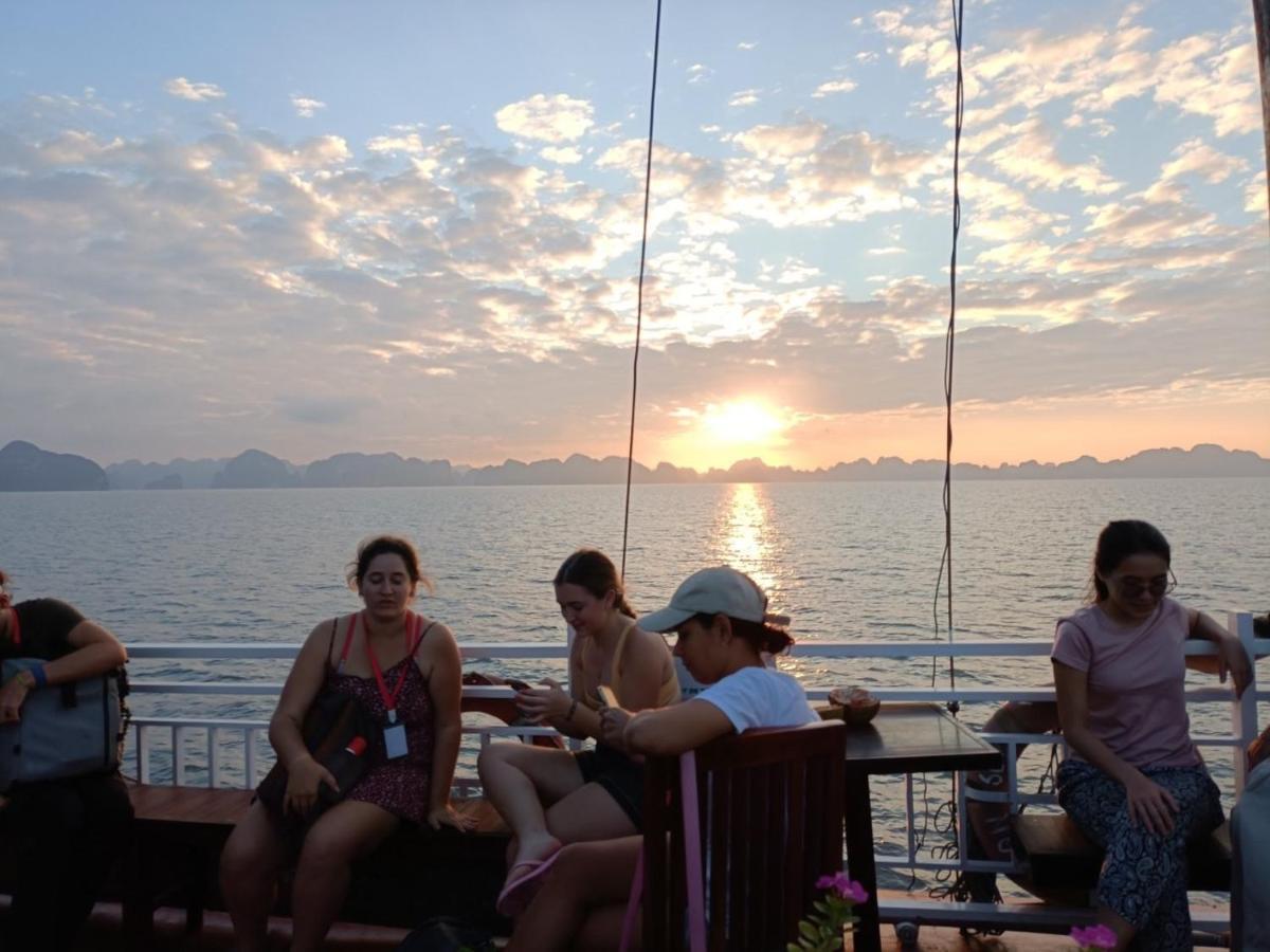 Kim'S Family Hotel ฮาลอง ภายนอก รูปภาพ